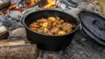 Dutch Oven: Einfache Lagerfeuer-Rezepte