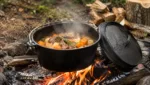 Dutch Oven Lagerfeuerkochen: Tipps und Techniken fuer das perfekte Outdoor-Essen